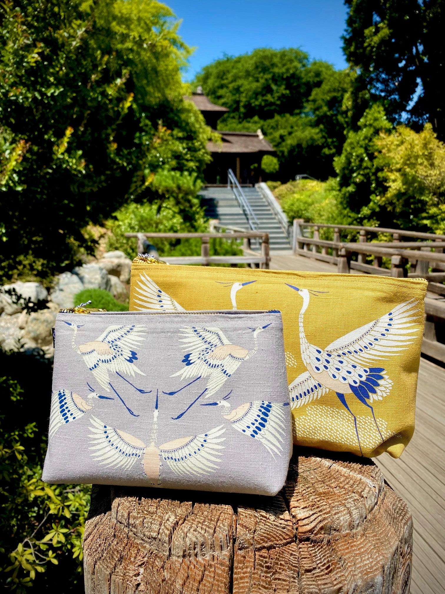 FLIGHT OF FANCY MEDIUM LINEN PURSE - GREY - Image 5